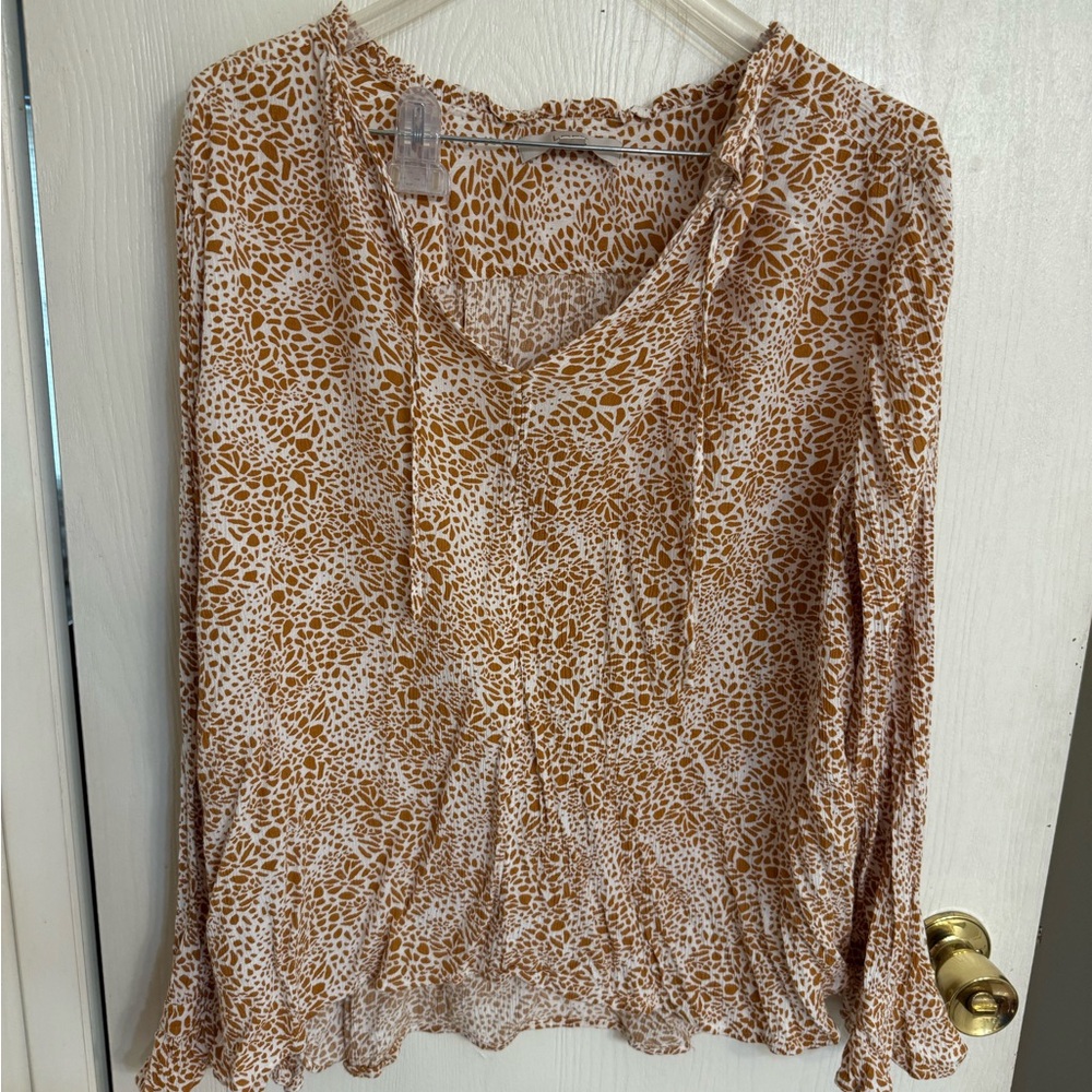 LOFT Women's Blouse - Tan Leaf Pattern
